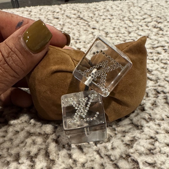 Louis Vuitton Accessories - Louis Vuitton Clear and Gold Hair Accessory🥳🥳❌❌